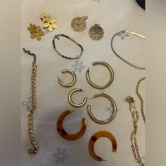 Random Jewelry Bundle - Picture 3 of 4